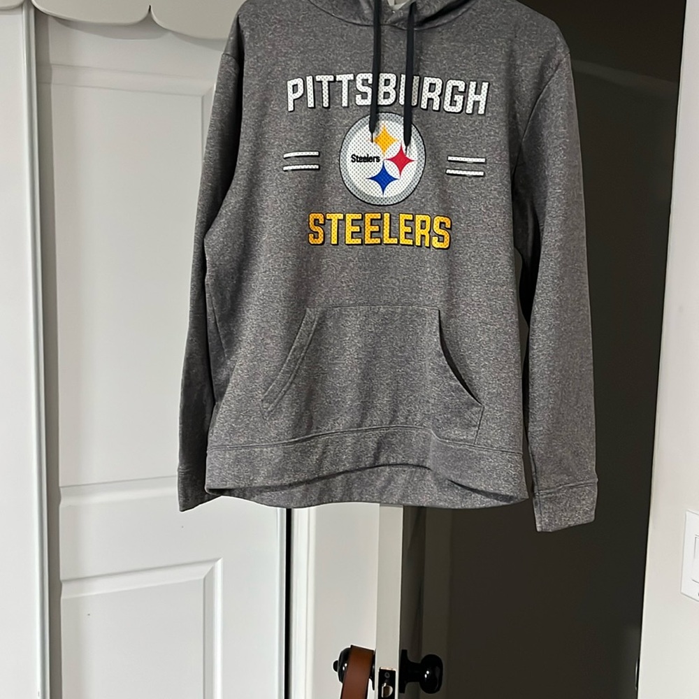Like New Team Apparel Gray and Gold Steelers Hoodie